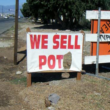 We Sell Pots Sign